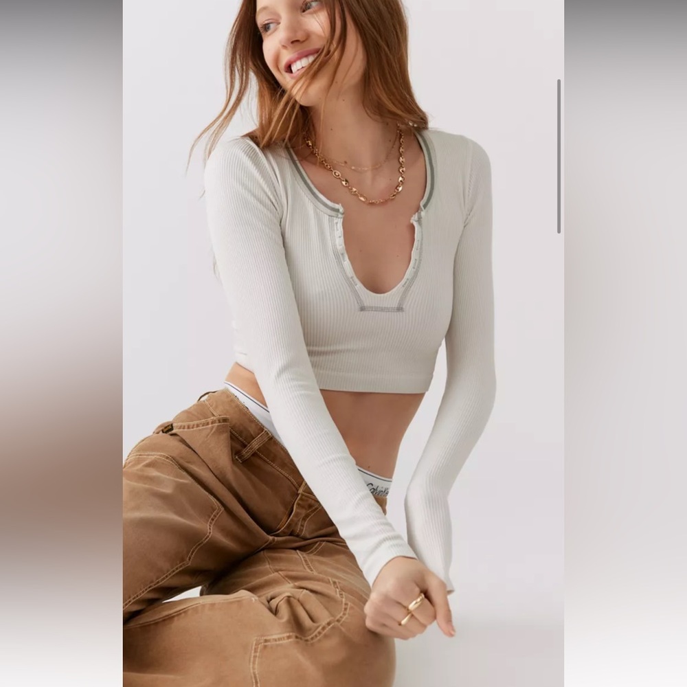 Urban outfitters ribbed long sleeve cropped top